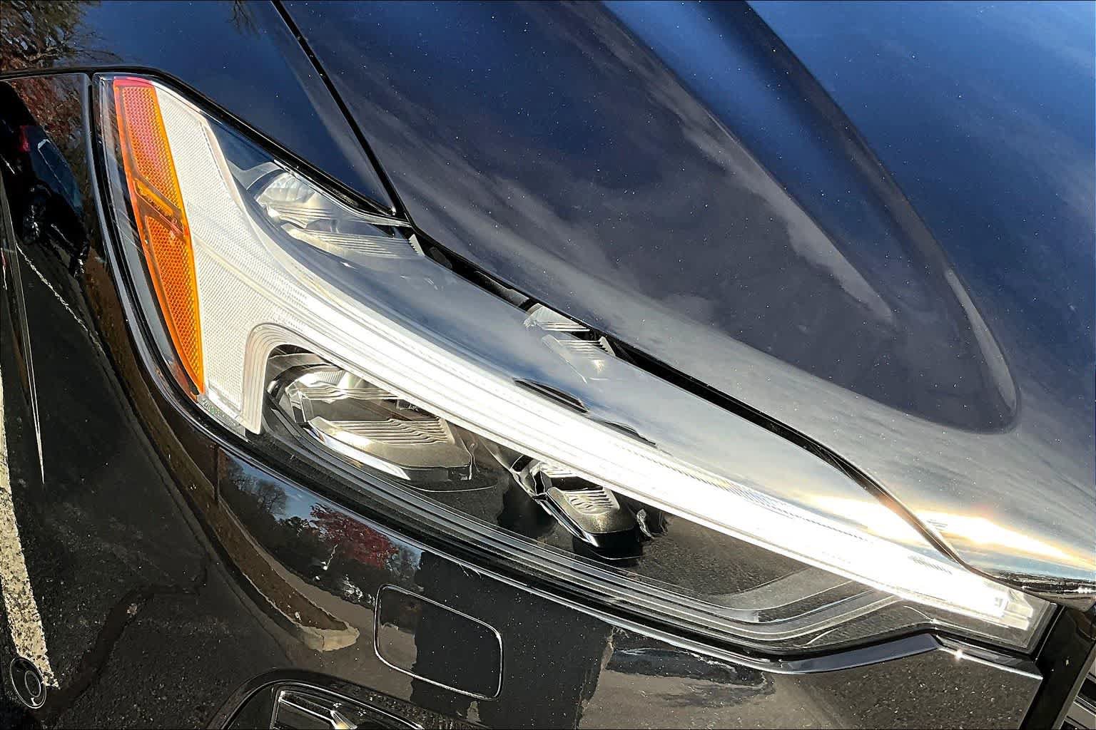 New 2026 Volvo XC60 B5 Plus w/ Protection Package Premier AWD/4WD image 15