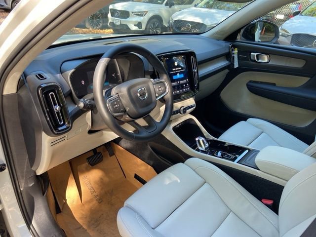 New 2026 Volvo XC40 B5 Ultra w/ Protection Package Premier image 10
