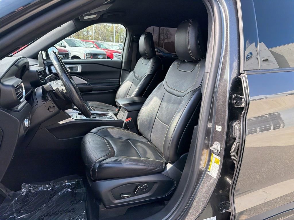 Used 2020 Ford Explorer ST w/ Premium Technology Package image 9
