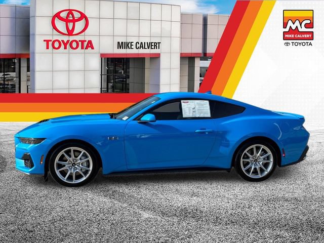 Used 2025 Ford Mustang GT Premium RWD image 2
