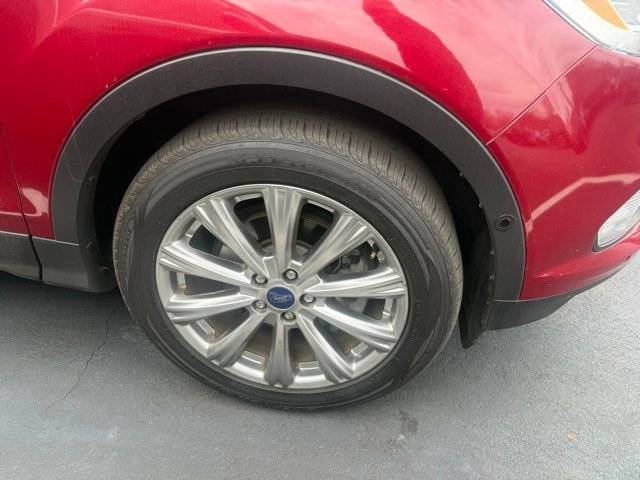 Used 2018 Ford Escape Titanium image 4