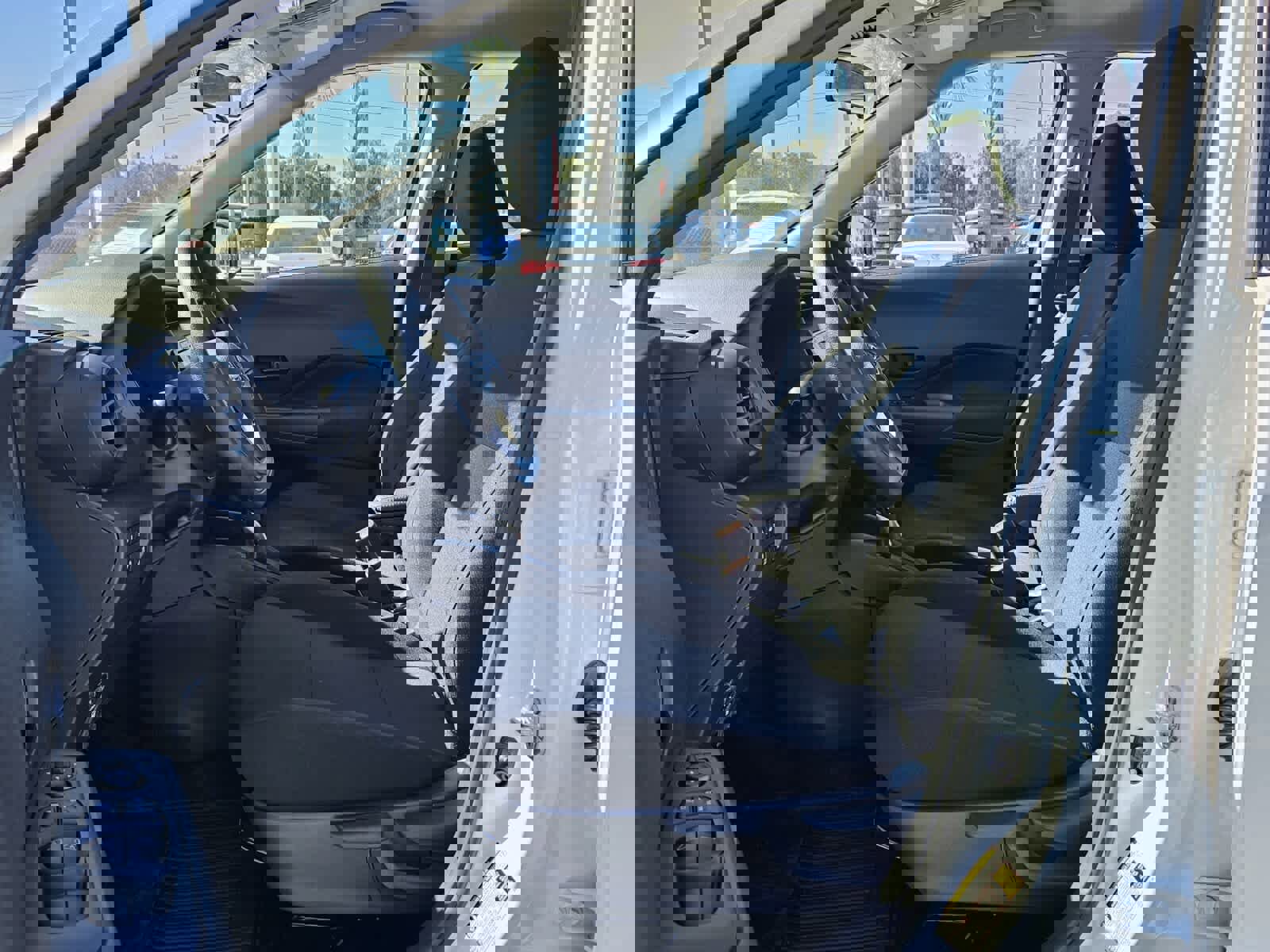 New 2025 Nissan Kicks Play S image 3