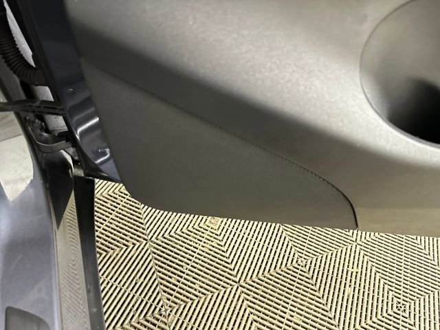 Used 2022 Tesla Model Y Long Range image 26