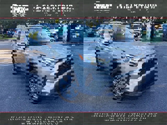 Used 2025 Toyota RAV4 XLE image 1