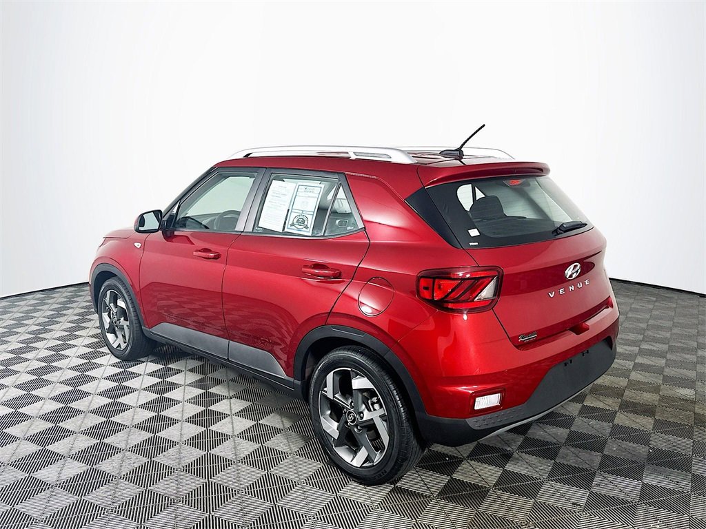 Used 2024 Hyundai Venue SEL image 5