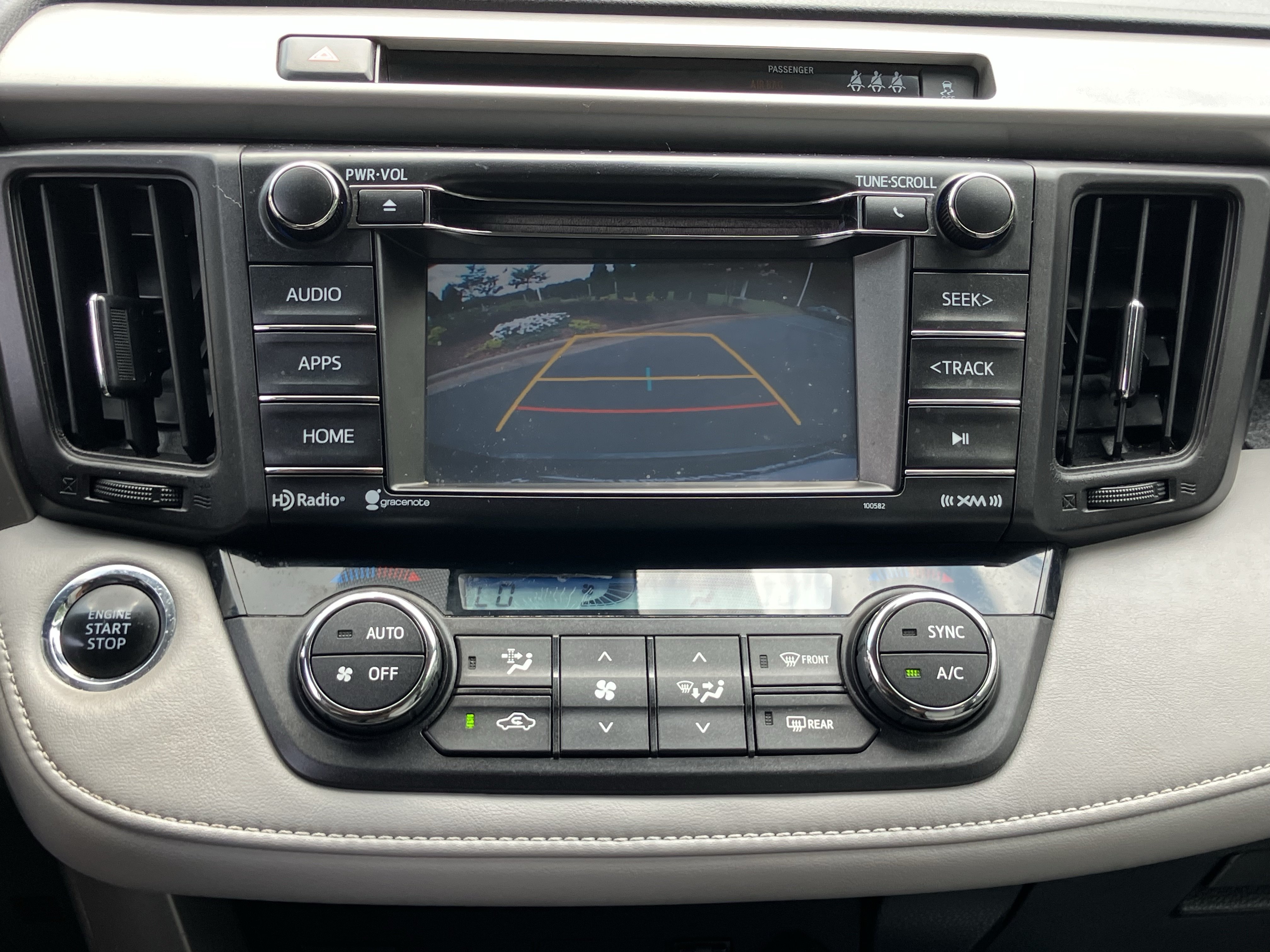 Used 2017 Toyota RAV4 XLE FWD image 27