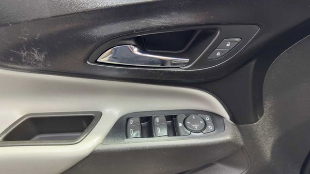Used 2018 Chevrolet Equinox LS image 22