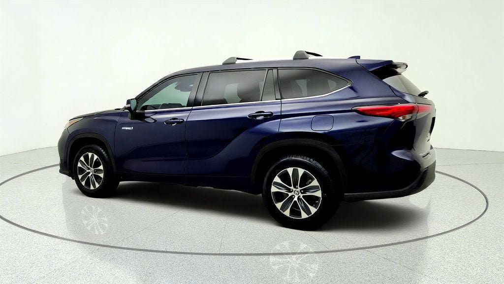 Used 2020 Toyota Highlander XLE FWD image 7