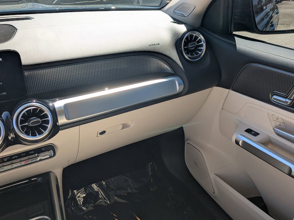 Certified 2023 Mercedes-Benz GLB 250 image 4
