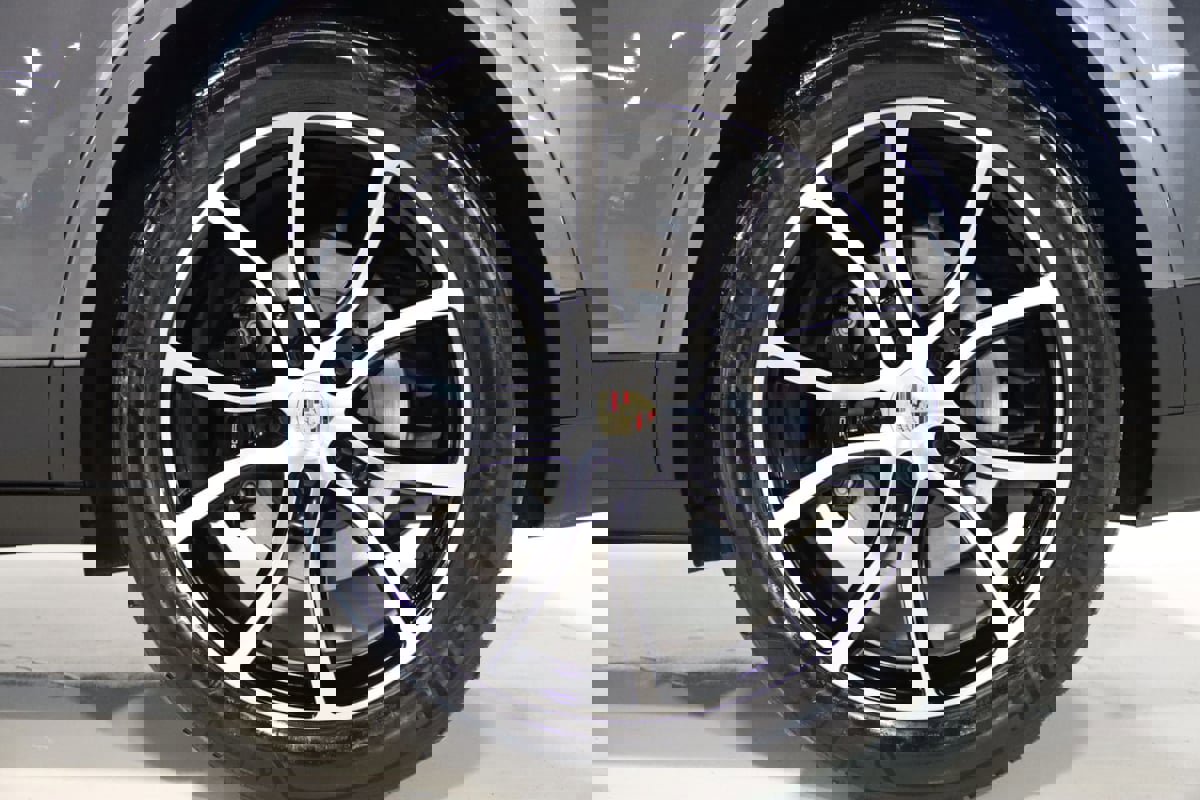 Used 2024 Porsche Cayenne image 88