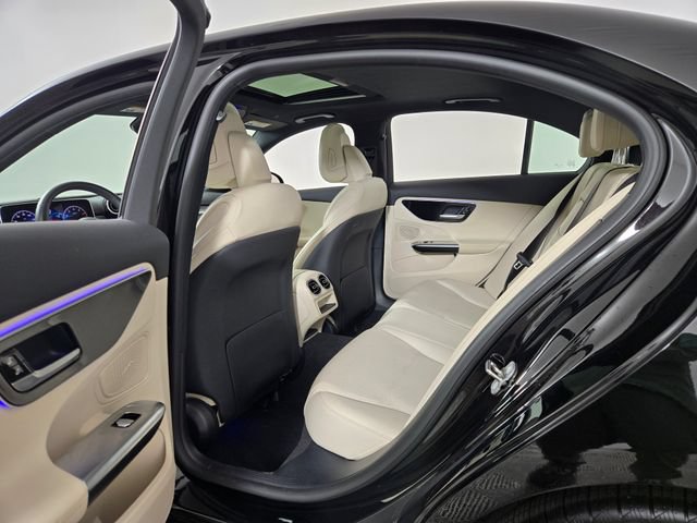 Used 2025 Mercedes-Benz C 300 4MATIC Sedan image 18