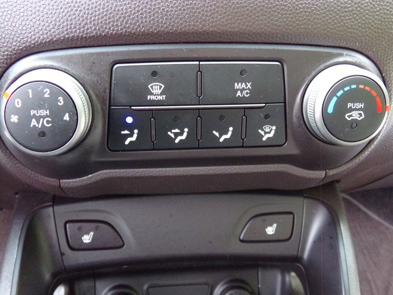 Used 2015 Hyundai Tucson SE AWD/4WD image 33