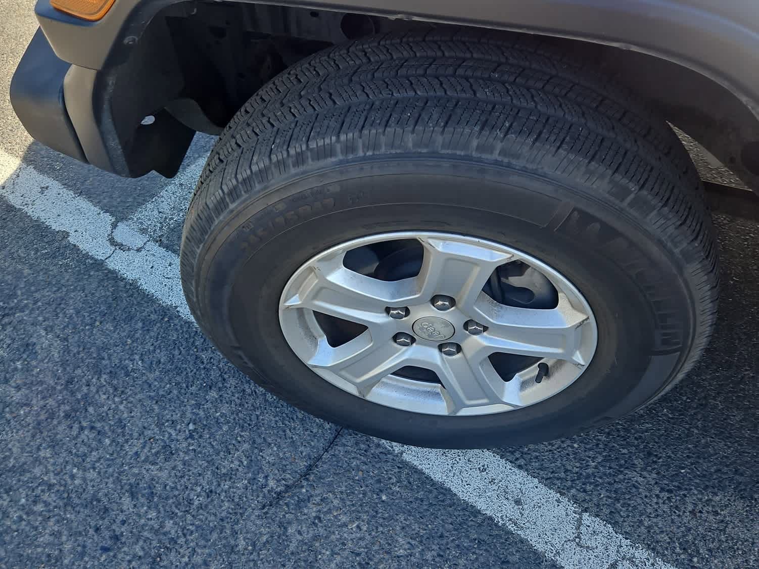 Used 2018 Jeep Wrangler Unlimited Sport S image 3