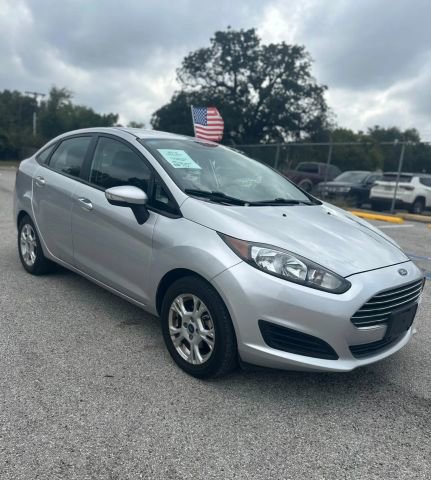Used 2014 Ford Fiesta SE image 1