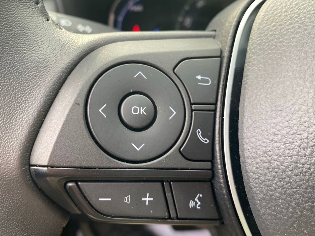 Used 2025 Toyota RAV4 SE image 26