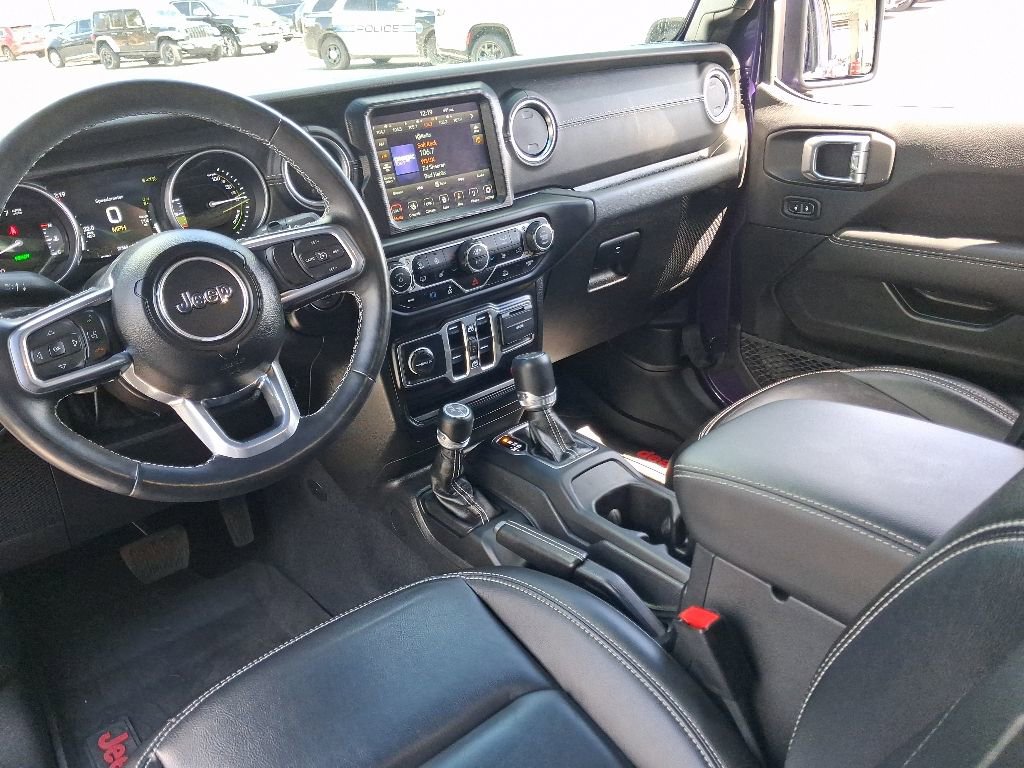 Used 2023 Jeep Wrangler Unlimited Sahara w/ Cold Weather Group AWD/4WD image 21