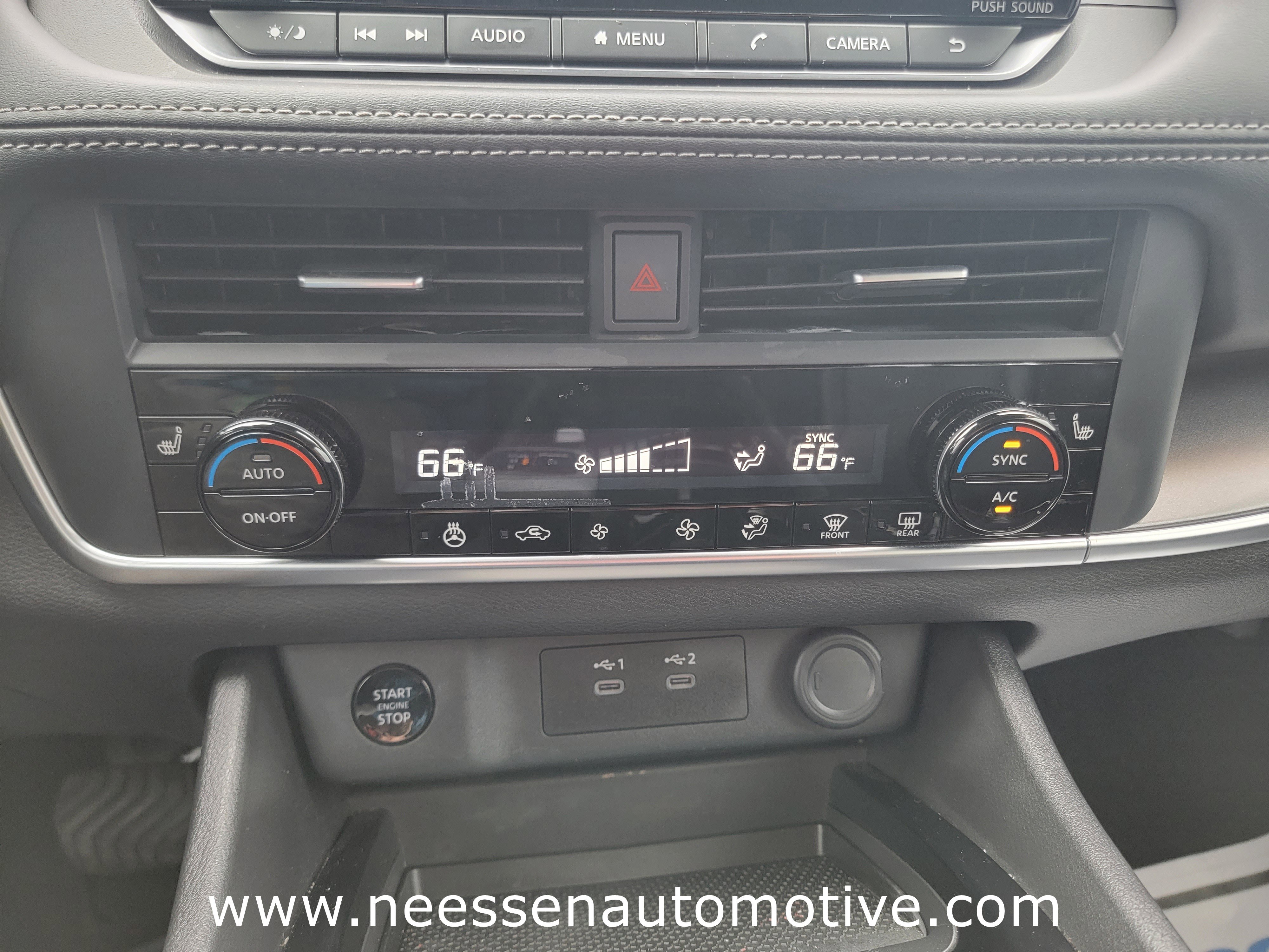 Used 2024 Nissan Rogue SV w/ SV Premium Package image 24