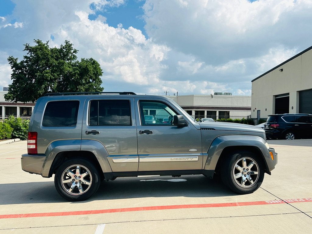 Used 2012 Jeep Liberty Sport RWD image 12