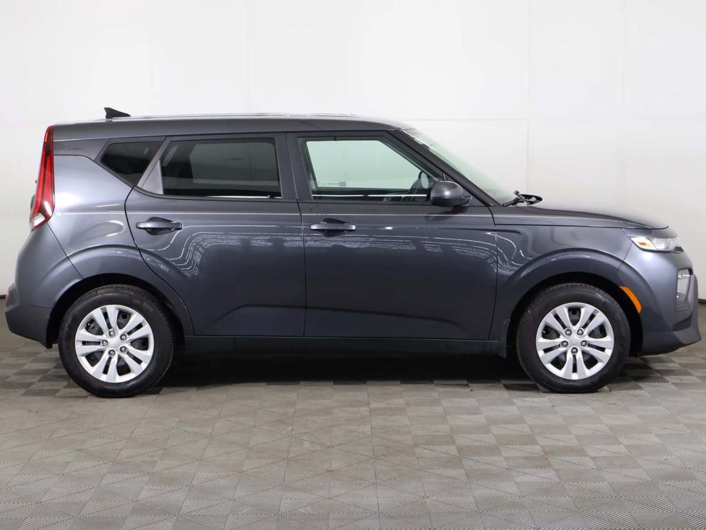 Used 2020 Kia Soul LX FWD image 15