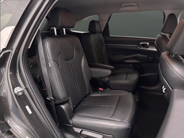Used 2025 Kia Sorento EX image 31