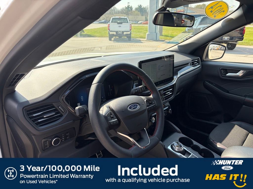 Used 2024 Ford Escape ST-Line w/ Tech Pack #1 AWD/4WD image 2