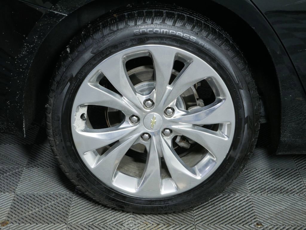 Used 2018 Chevrolet Malibu Premier w/ Driver Confidence Package image 11