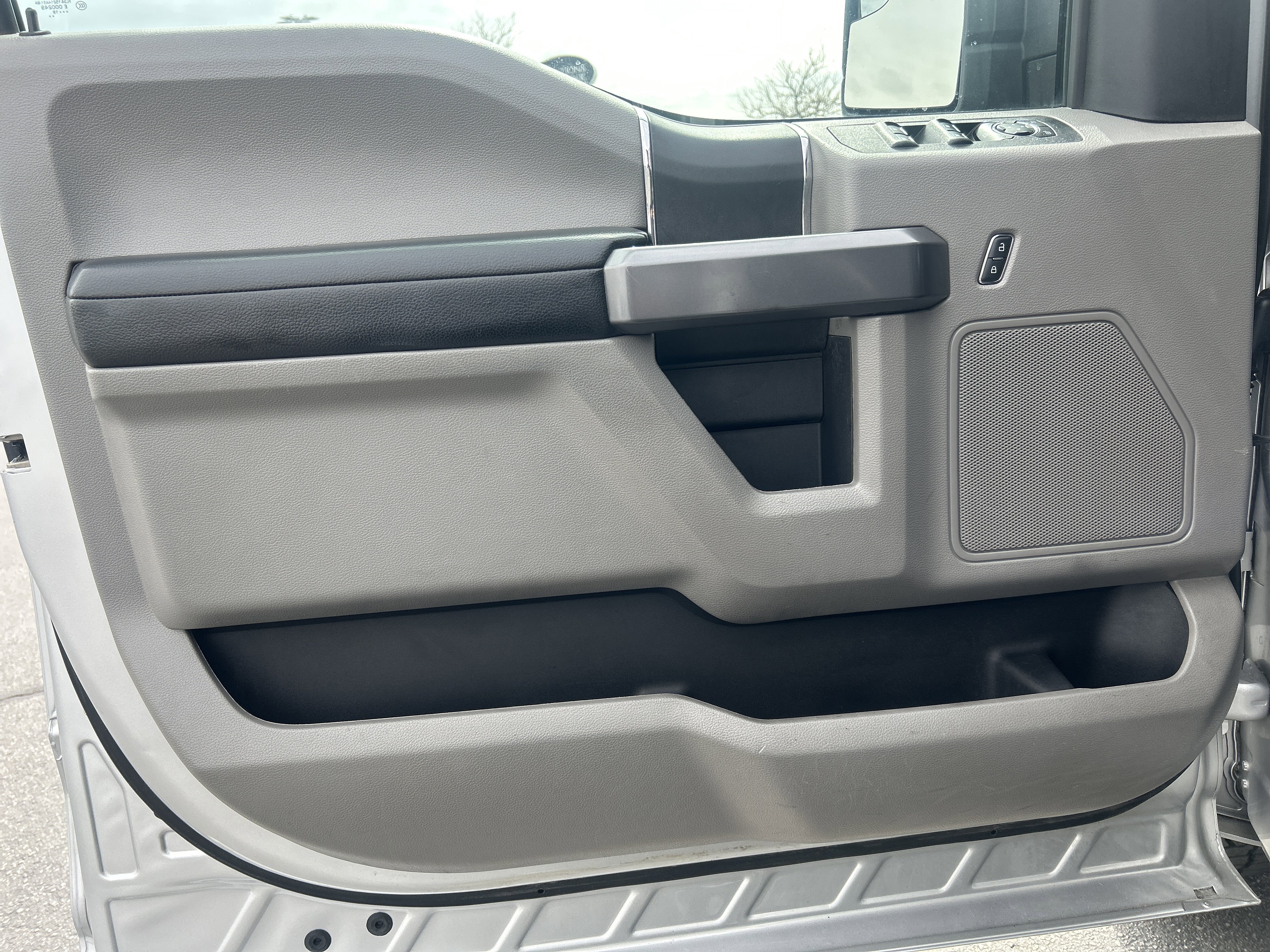 Used 2019 Ford F150 XLT w/ Trailer Tow Package image 15