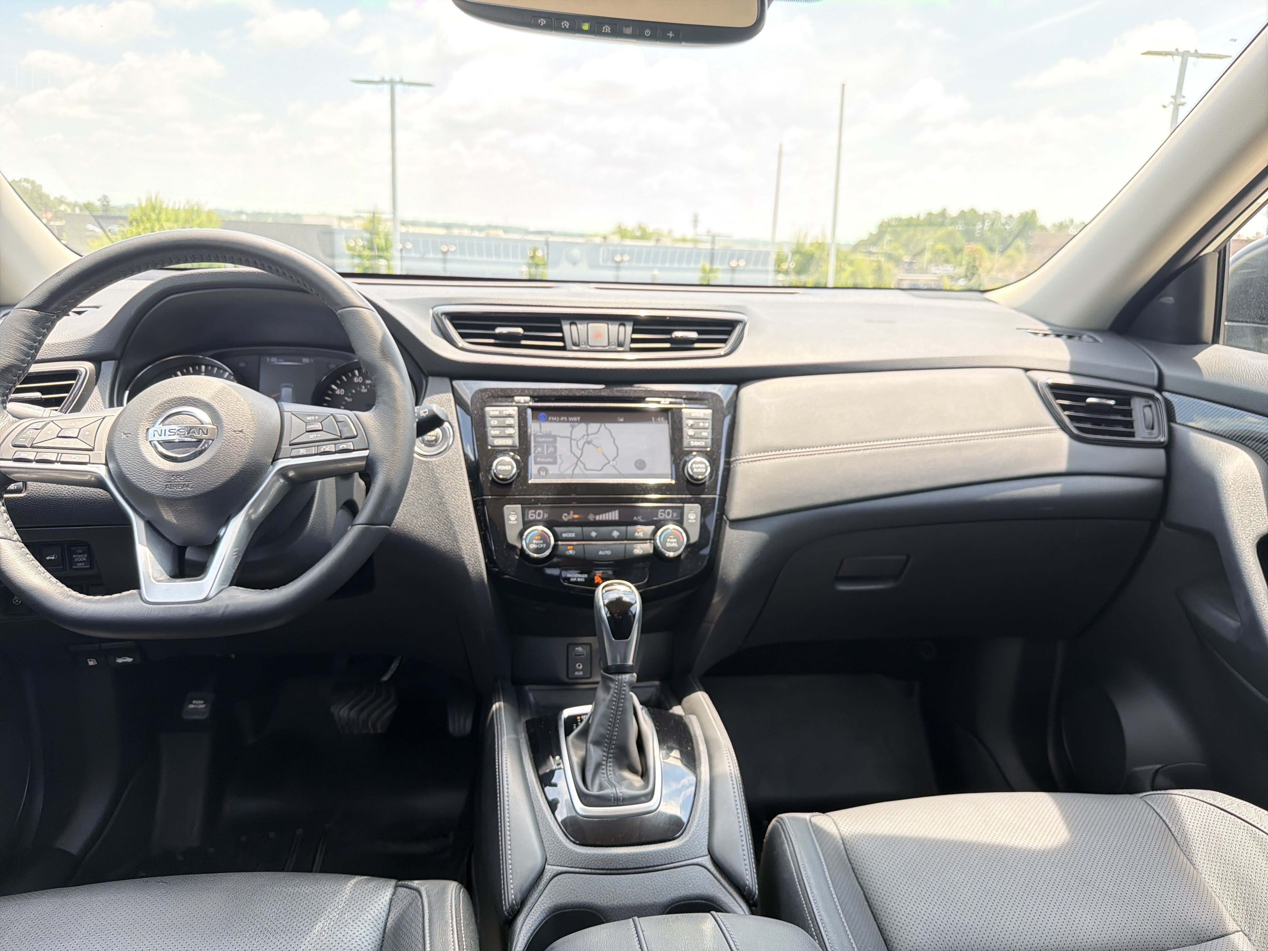 Used 2017 Nissan Rogue SL AWD/4WD image 28