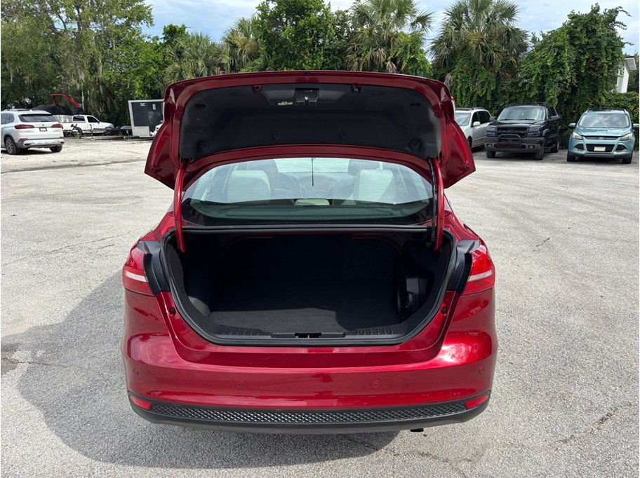 Used 2015 Ford Focus Titanium FWD image 39