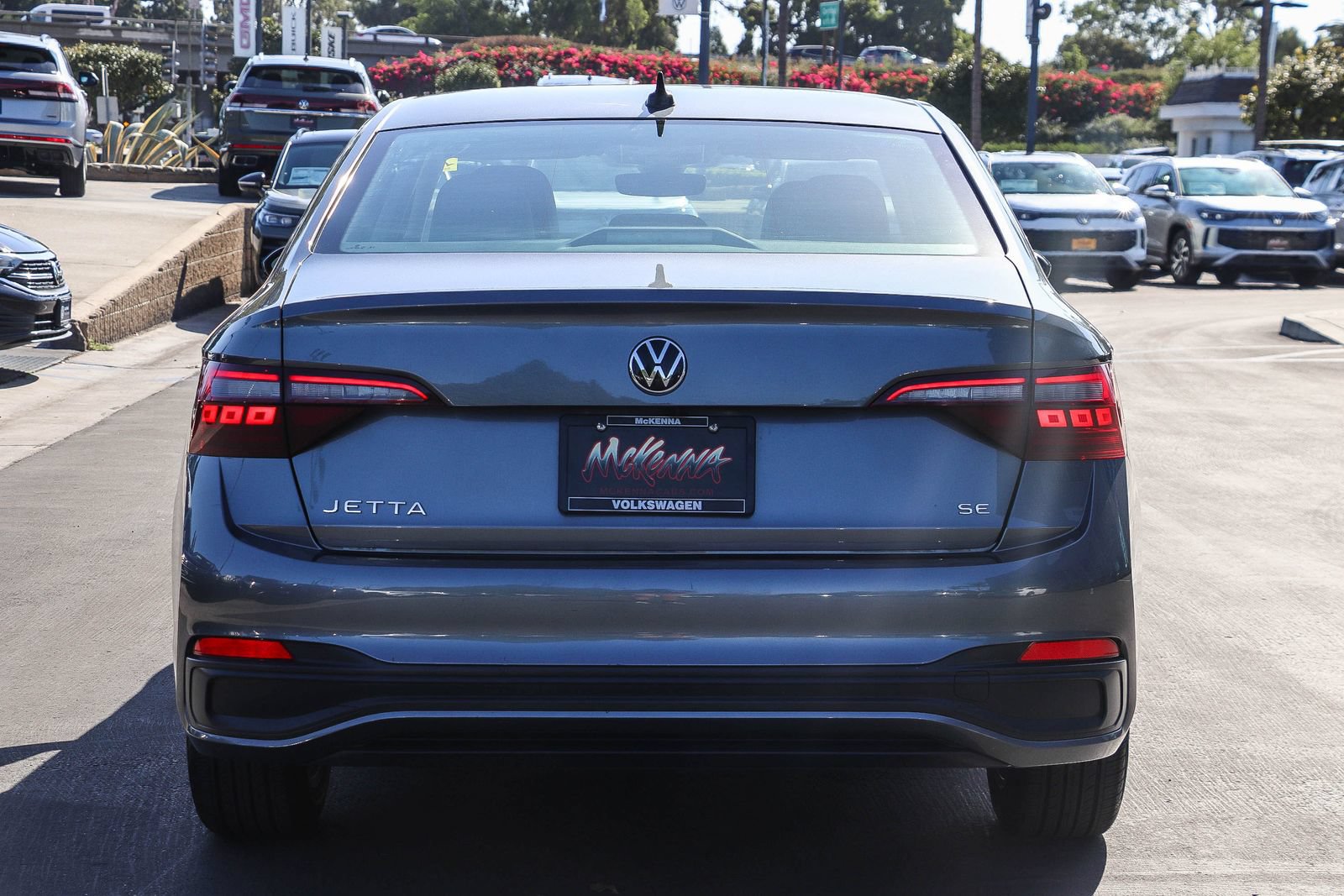 Used 2024 Volkswagen Jetta SE FWD image 7