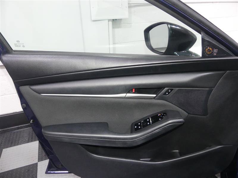 Used 2019 MAZDA MAZDA3 Sedan image 17