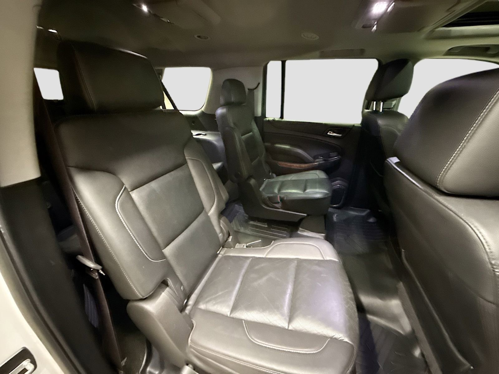 Used 2017 Chevrolet Suburban Premier image 33