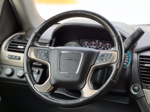 Used 2018 GMC Yukon Denali w/ Open Road Package AWD/4WD image 27