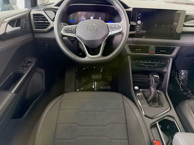 New 2026 Volkswagen Taos SE image 23