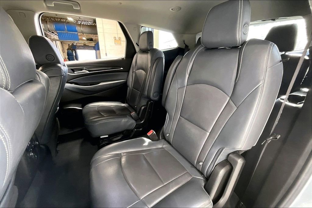 Used 2018 Buick Enclave Essence image 31
