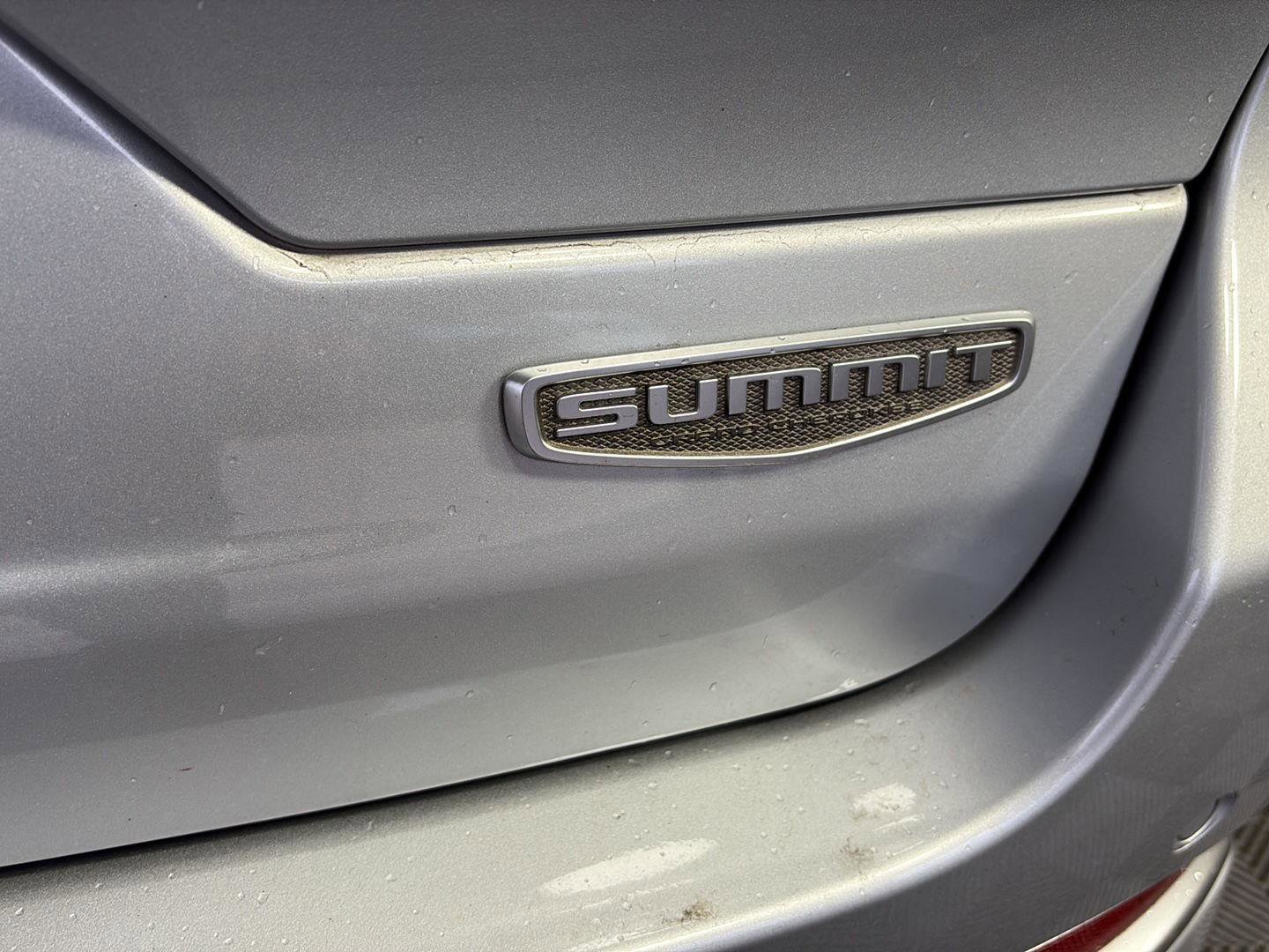 Used 2024 Jeep Grand Cherokee Summit AWD/4WD image 9