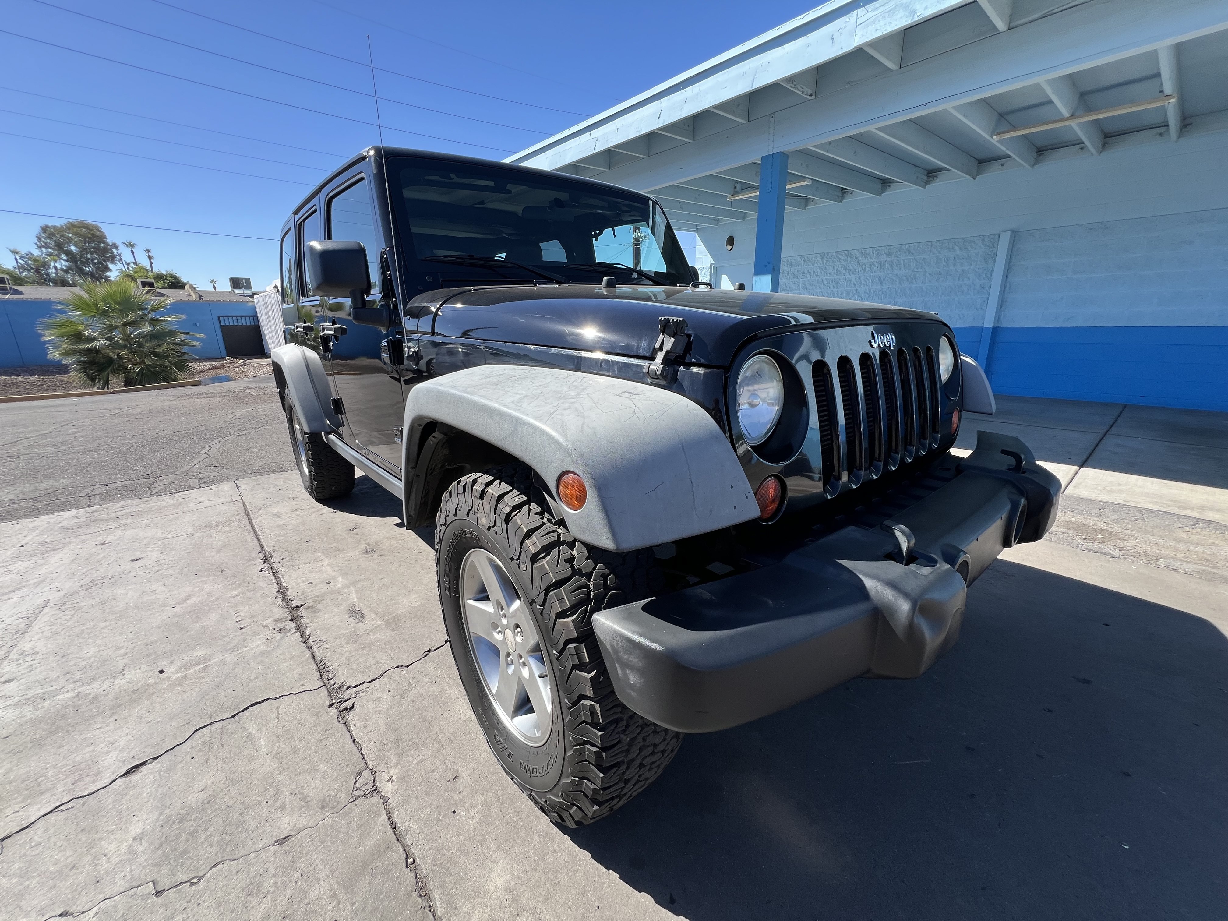 Used 2012 Jeep Wrangler Unlimited Rubicon w/ Connectivity Group AWD/4WD image 1