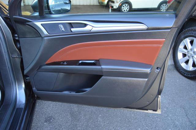 Used 2016 Ford Fusion SE w/ Equipment Group 202A image 28