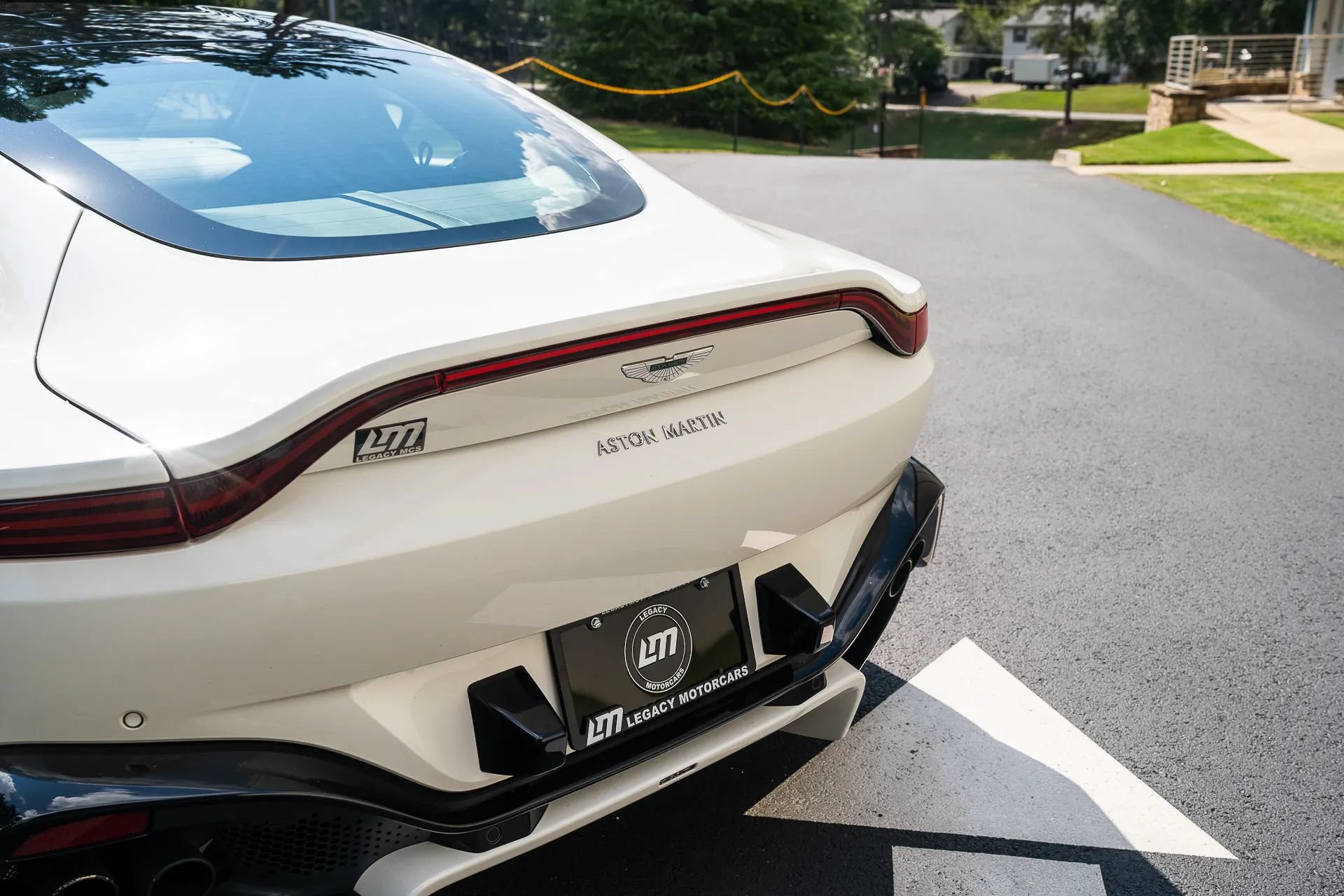 Used 2019 Aston Martin V8 Vantage Coupe RWD image 19