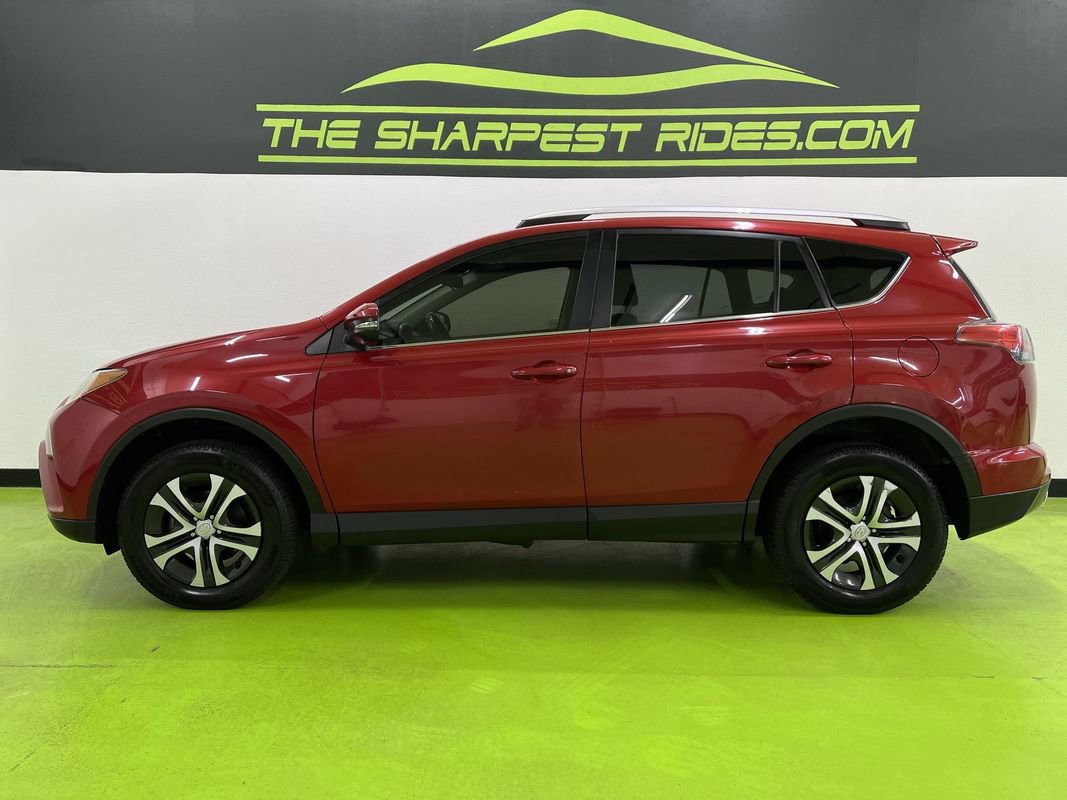 Used 2016 Toyota RAV4 XLE AWD/4WD image 6
