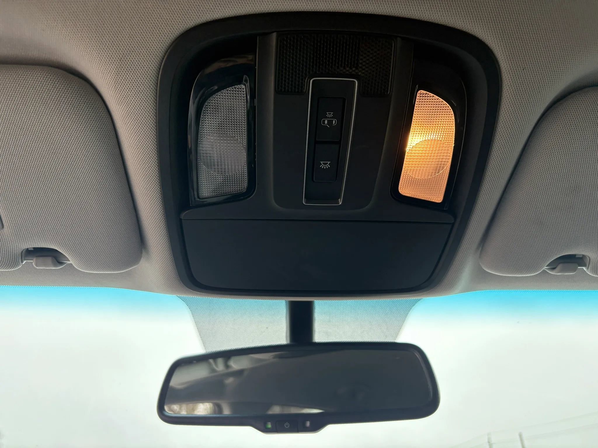 Used 2016 Kia Sorento LX w/ LX Convenience Package image 26