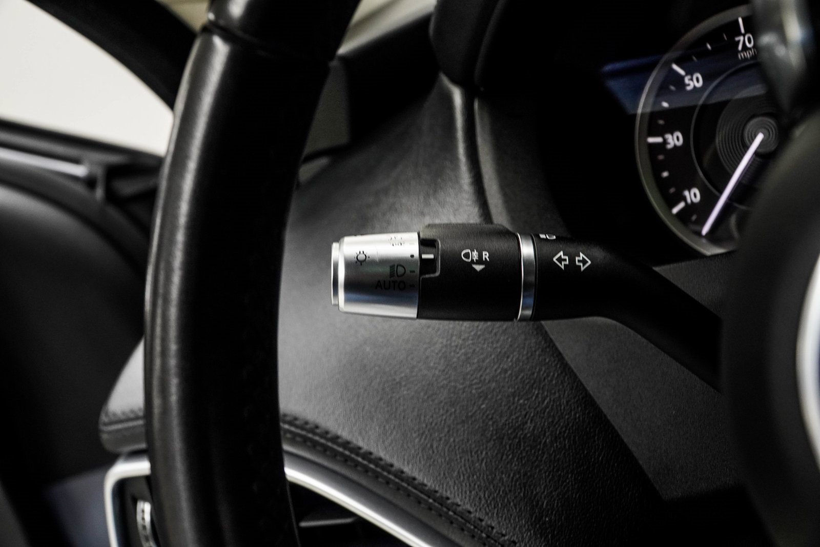 Used 2020 Jaguar XE S image 28