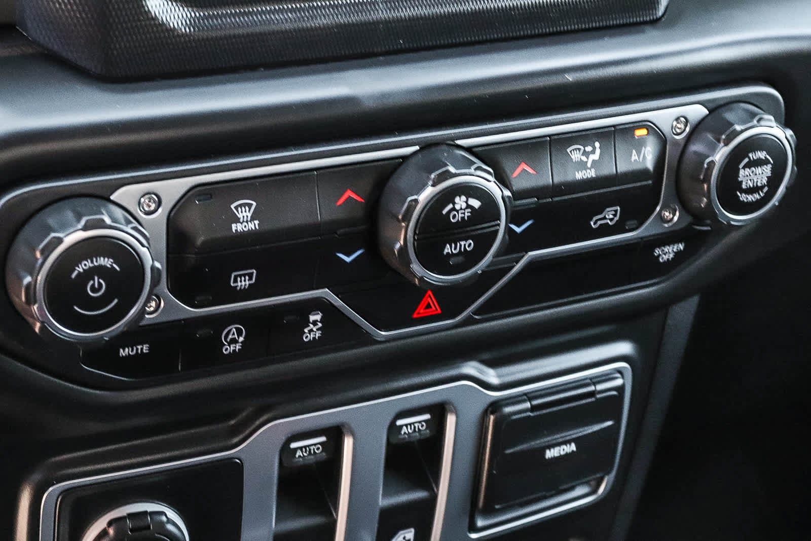 Used 2018 Jeep Wrangler Sport AWD/4WD image 21