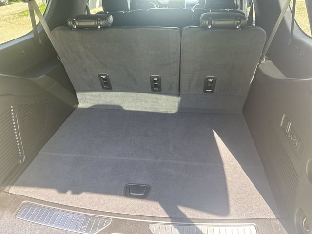 Certified 2024 Chevrolet Suburban RST w/ Luxury Package AWD/4WD image 25