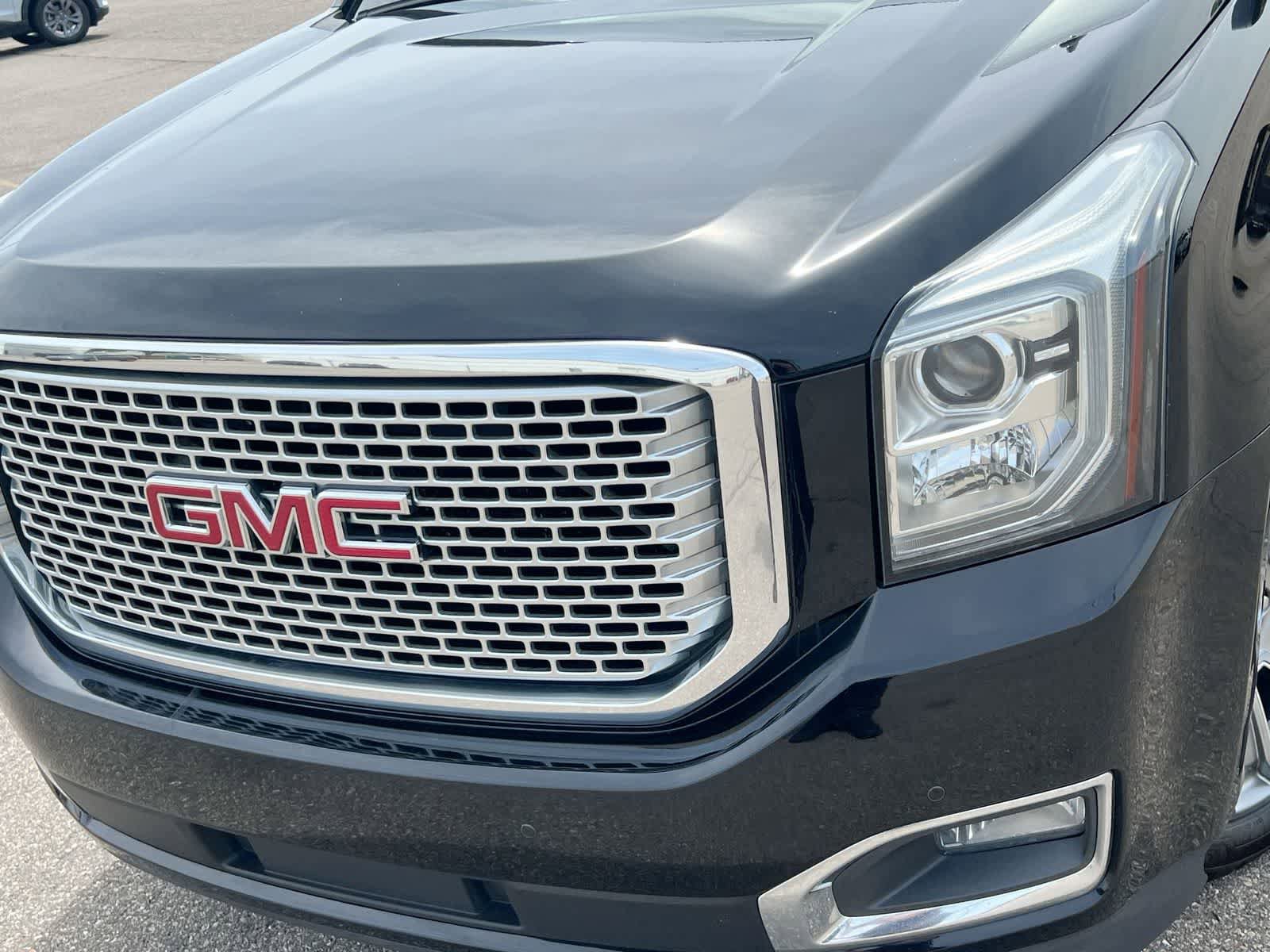 Used 2016 GMC Yukon Denali w/ Open Road Package AWD/4WD image 11