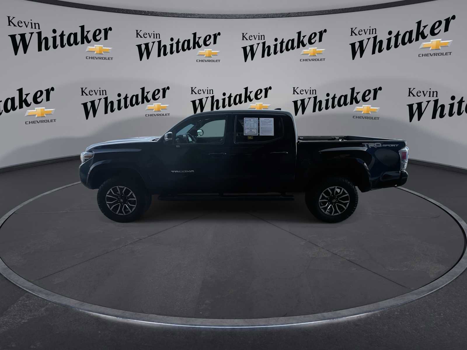 Used 2021 Toyota Tacoma TRD Sport w/ Technology Package image 5