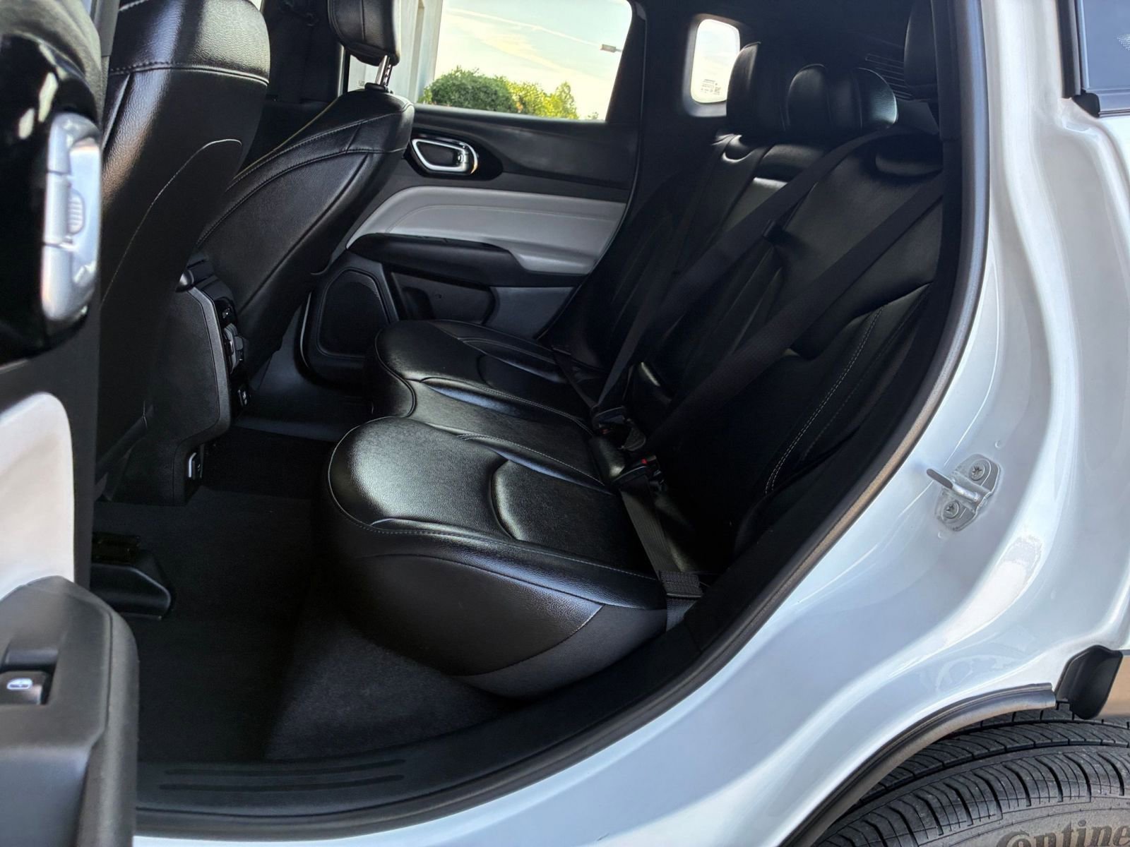 Used 2025 Jeep Compass Limited AWD/4WD image 38