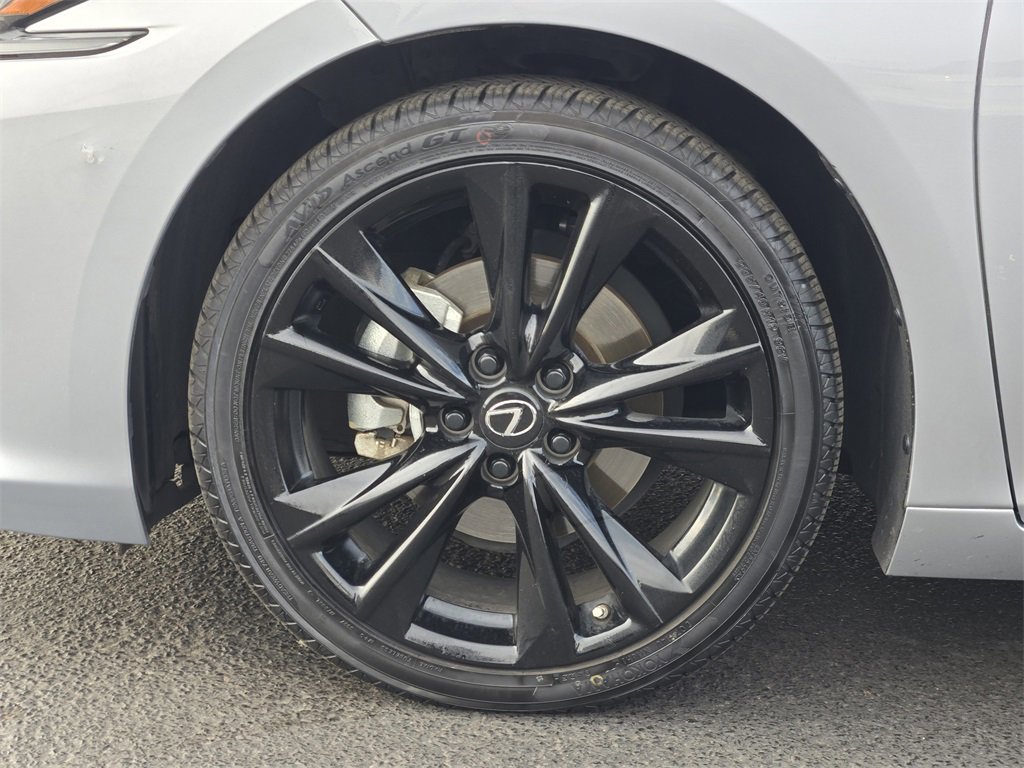 Used 2023 Lexus ES 300h F Sport image 13