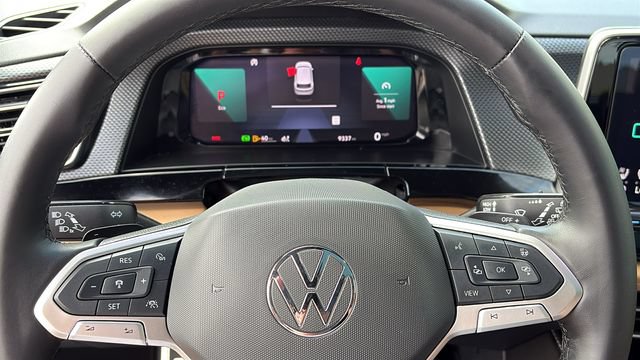 Used 2025 Volkswagen Atlas Cross Sport SEL R-Line AWD/4WD image 13