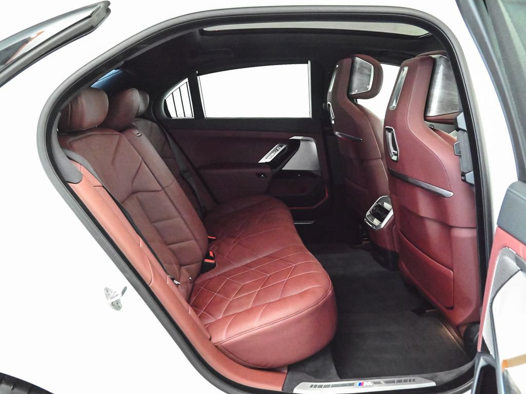 Used 2025 BMW 760i xDrive w/ Premium Package AWD/4WD image 37
